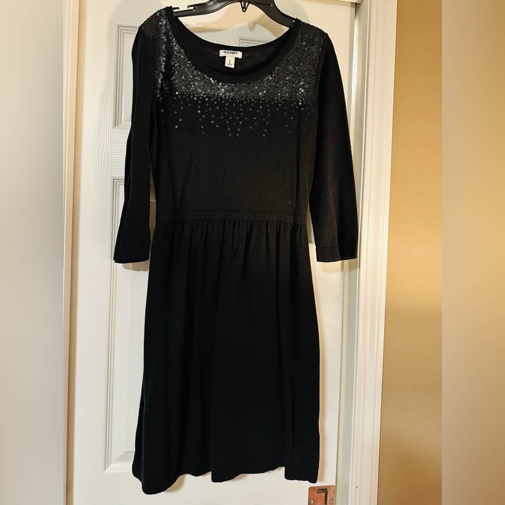 Sweater dress with sequins detail